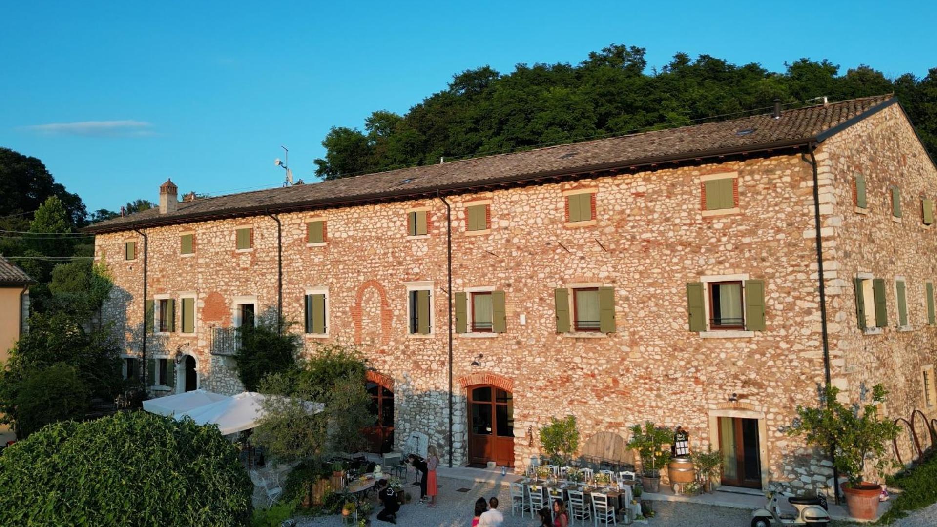 Corte Castello Affi Bagian luar foto